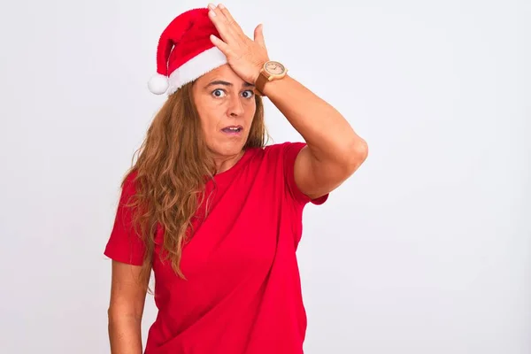 Femme Mûre Âge Moyen Portant Chapeau Noël Sur Fond Isolé — Photo