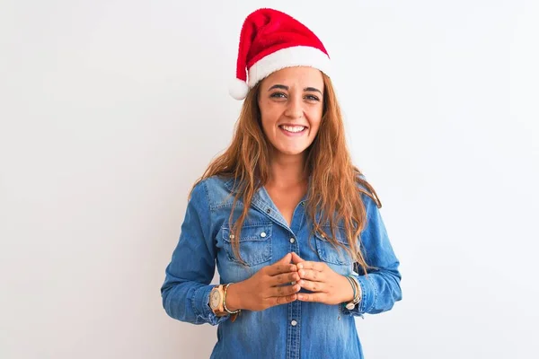 Jovem Mulher Ruiva Bonita Vestindo Chapéu Natal Sobre Fundo Isolado — Fotografia de Stock