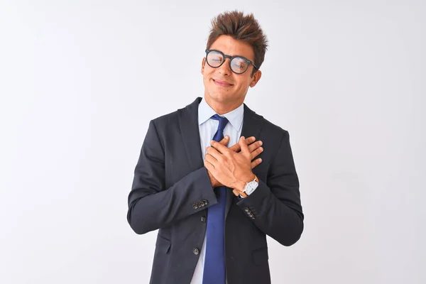 Junger Gutaussehender Geschäftsmann Anzug Und Brille Vor Isoliertem Weißem Hintergrund — Stockfoto