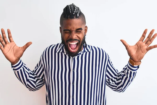 Homem Afro Americano Com Tranças Vestindo Camisa Listrada Sobre Fundo — Fotografia de Stock