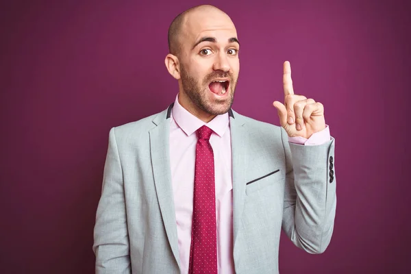 Young Business Man Wearing Suit Tie Purple Isolated Background Pointing — Stock Photo, Image