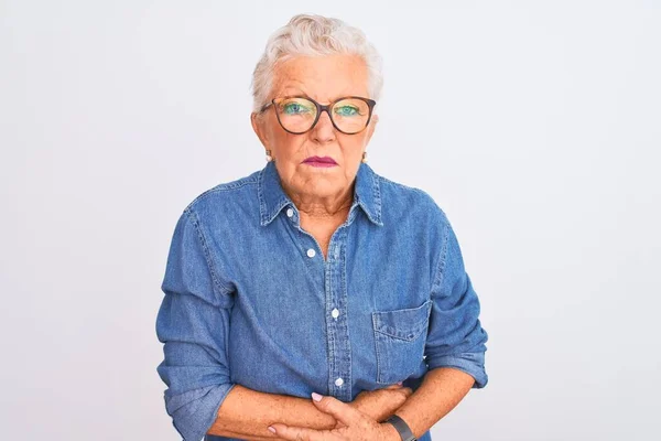 Mujer Mayor Cabello Gris Que Usa Camisa Mezclilla Gafas Sobre — Foto de Stock