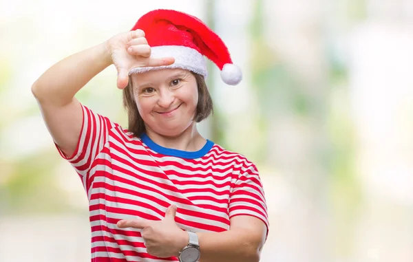 Mujer Adulta Joven Con Síndrome Con Sombrero Navidad Sobre Fondo —  Fotos de Stock