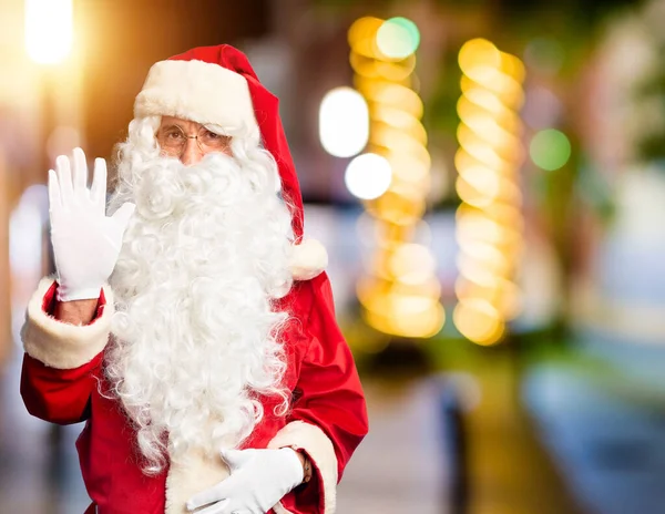 Pohledný Muž Středního Věku Kostýmu Santa Clause Vousy Vzdávající Pozdravu — Stock fotografie