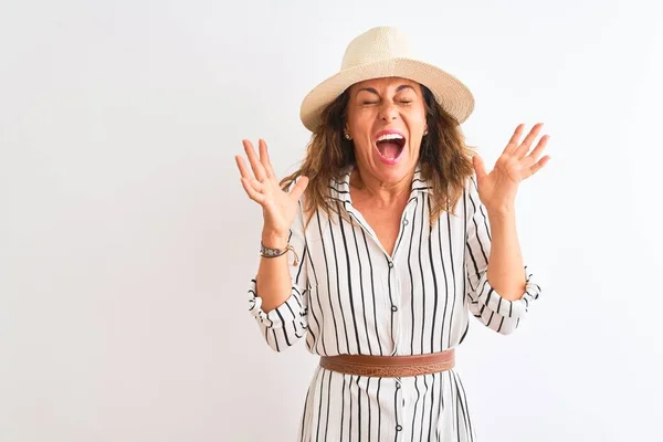 Empresaria Mediana Edad Con Vestido Rayas Sombrero Sobre Fondo Blanco — Foto de Stock