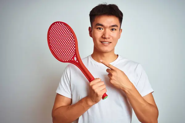 Asiatischer Chinesischer Sportler Mit Tennisschläger Vor Isoliertem Weißem Hintergrund Sehr — Stockfoto