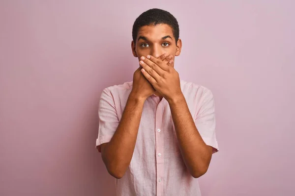 Jonge Knappe Arabier Man Draagt Casual Shirt Staan Geïsoleerde Roze — Stockfoto