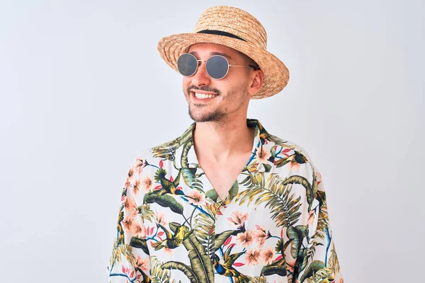 Ung Stilig Man Bär Hawaiian Skjorta Och Sommar Hatt Över — Stockfoto