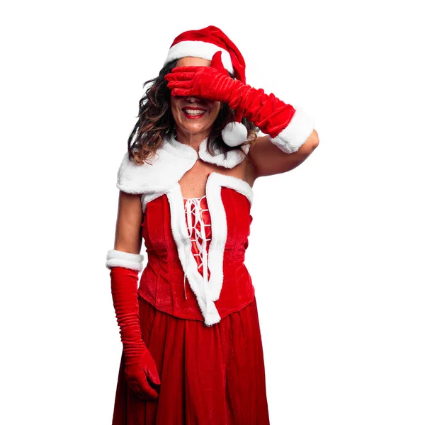 Medelålders Kvinna Bär Jultomte Kostym Ler Och Skrattar Med Handen — Stockfoto