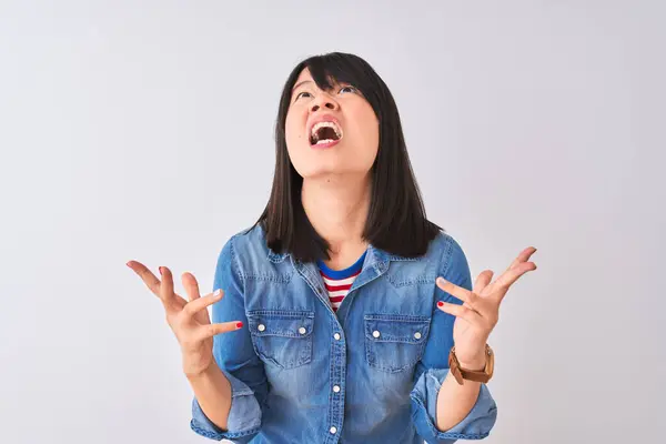 Jonge Mooie Chinese Vrouw Draagt Denim Shirt Geïsoleerde Witte Achtergrond — Stockfoto