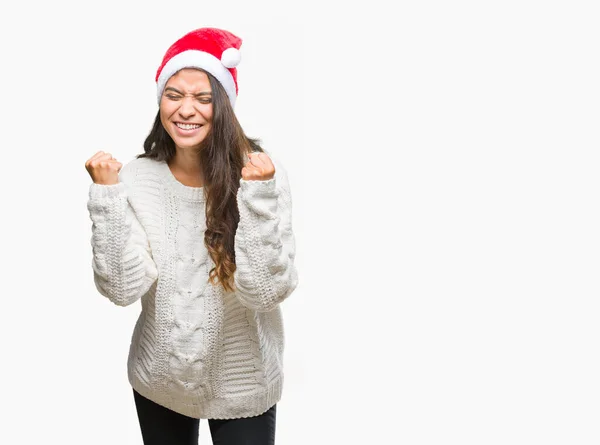 Giovane Donna Araba Indossa Cappello Natale Sfondo Isolato Molto Felice — Foto Stock