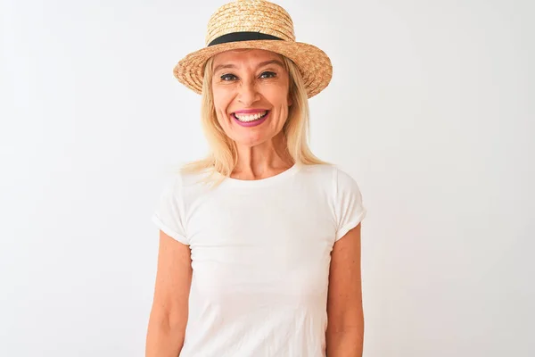 Middelbare Leeftijd Vrouw Dragen Casual Shirt Hoed Staan Geïsoleerde Witte — Stockfoto