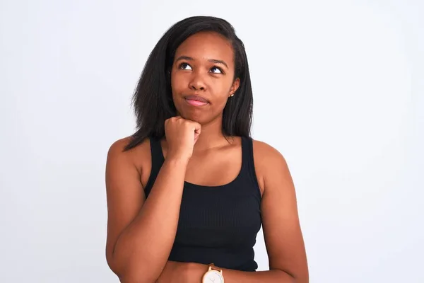 Güzel Genç Afro Amerikan Kadın Elle Çene Düşünme Hakkında Soru — Stok fotoğraf