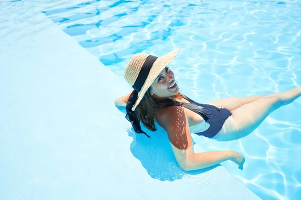 Jonge Mooie Sexy Vrouw Het Zwembad Van Het Resort Vakantie — Stockfoto