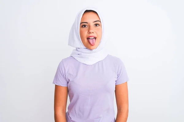 Jong Mooi Arabisch Meisje Draagt Hijab Staande Geïsoleerde Witte Achtergrond — Stockfoto