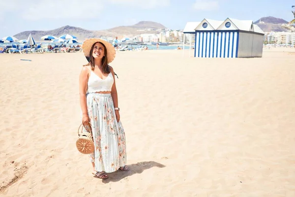 Jeune Belle Femme Souriante Heureuse Profiter Des Vacances Été Plage — Photo