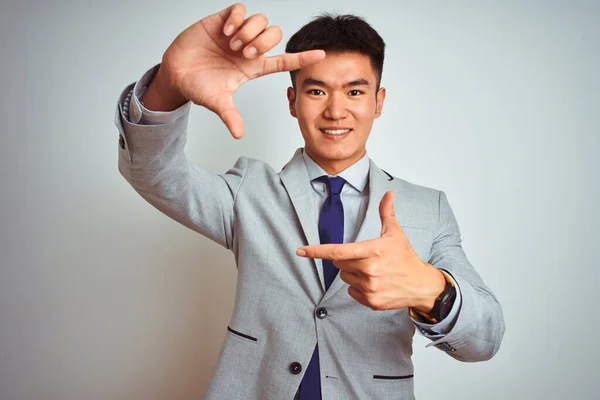 Ázsiai Kínai Üzletember Szürke Dzsekit Nyakkendőt Visel Elszigetelt Fehér Háttér — Stock Fotó