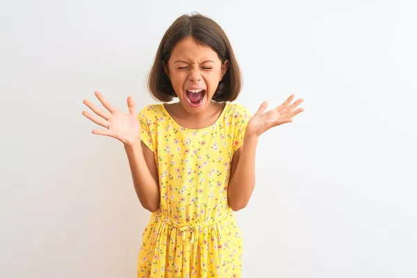 Joven Niña Hermosa Vistiendo Vestido Floral Amarillo Pie Sobre Fondo — Foto de Stock