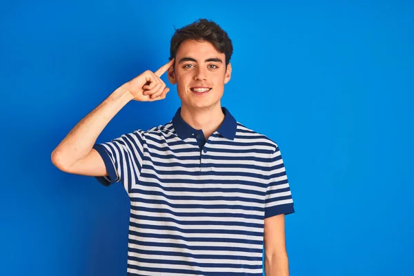 Teenager Boy Wearing Casual Shirt Standing Blue Isolated Background Smiling — Stock fotografie