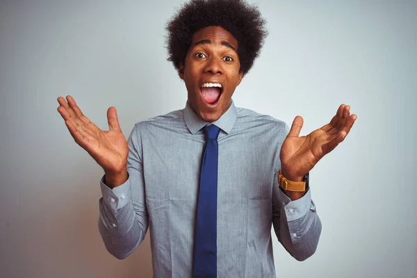 Amerikansk Affärsman Med Afro Hår Bär Skjorta Och Slips Över — Stockfoto