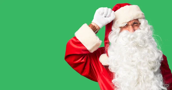 Homem Bonito Meia Idade Vestindo Traje Papai Noel Barba Dançando — Fotografia de Stock