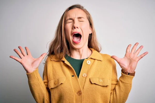 Jonge Mooie Blonde Vrouw Draagt Casual Trui Geïsoleerde Witte Achtergrond — Stockfoto