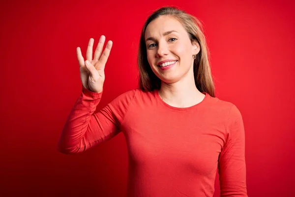 Jeune Belle Femme Blonde Portant Shirt Décontracté Debout Sur Fond — Photo