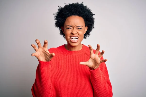 Young Beautiful African American Afro Woman Curly Hair Wearing Red — ストック写真