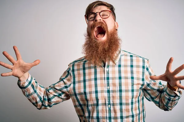 Schöner Irischer Rotschopf Mit Bart Brille Und Hipster Hemd Verrückt — Stockfoto