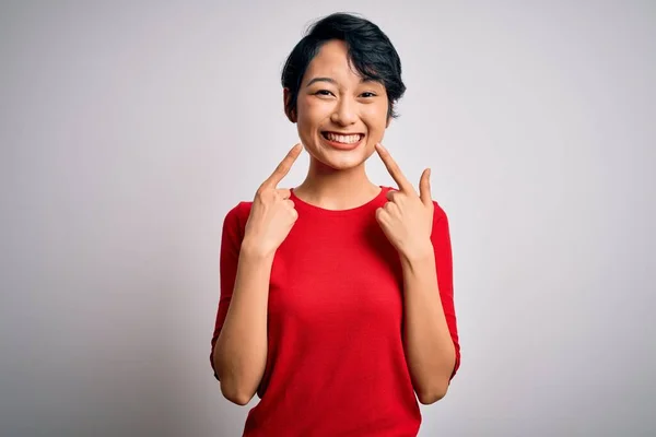 Jong Mooi Aziatisch Meisje Dragen Casual Rood Shirt Staande Geïsoleerde — Stockfoto