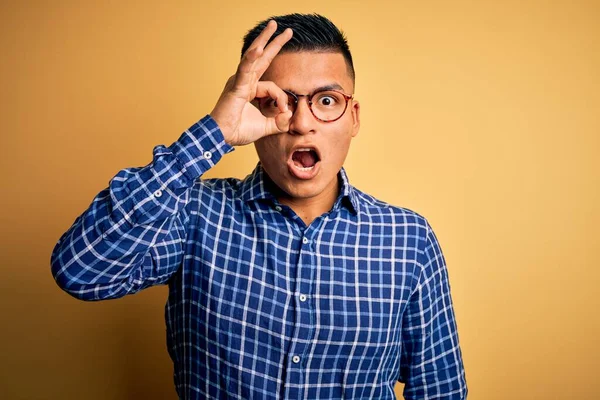 Young Handsome Latin Man Wearing Casual Shirt Glasses Yellow Background — Stock Photo, Image