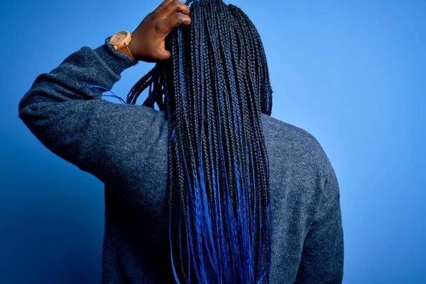 Africain Américain Taille Femme Avec Des Tresses Portant Pull Décontracté — Photo