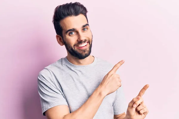 Young Handsome Man Beard Wearing Casual Shirt Smiling Looking Camera — Stock Photo, Image