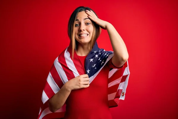 Ung Vacker Blond Patriotisk Kvinna Med Blå Ögon Bär Usa — Stockfoto