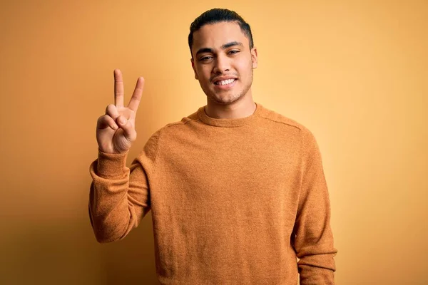 Young Brazilian Man Wearing Casual Sweater Standing Isolated Yellow Background — Stock Photo, Image