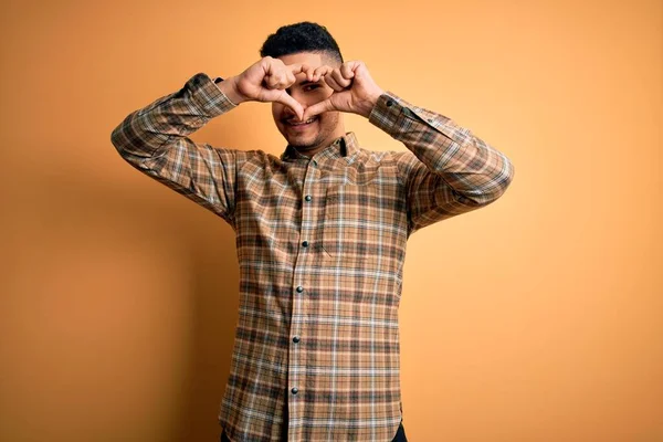 Young Handsome Man Wearing Casual Shirt Standing Isolated Yellow Background — Stock Photo, Image