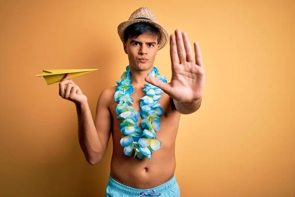 Jeune Touriste Vacances Portant Des Maillots Bain Des Fleurs Lei — Photo