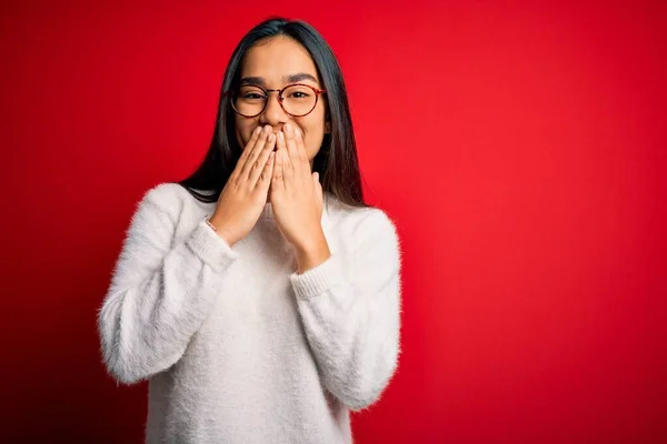 Joven Hermosa Mujer Asiática Vistiendo Suéter Casual Gafas Sobre Fondo —  Fotos de Stock