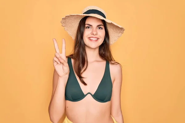 Young Beautiful Girl Wearing Swimwear Bikini Summer Sun Hat Yellow — Stock Photo, Image