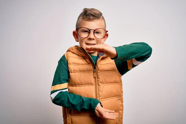 Joven Niño Caucásico Con Ojos Azules Con Abrigo Invierno Gafas — Foto de Stock