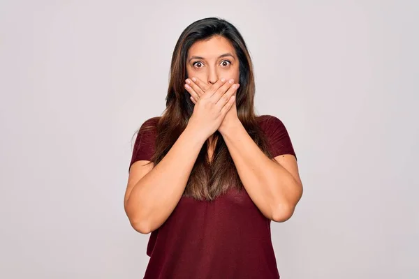 Young Hispanic Woman Wearing Casual Shirt Standing Isolated Background Shocked — Stock Photo, Image