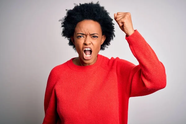 Joven Hermosa Afroamericana Afro Mujer Con Pelo Rizado Usando Suéter — Foto de Stock