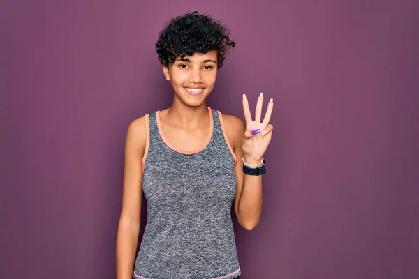 Jovem Bela Afro Americana Africana Esportista Fazendo Exercício Vestindo Roupas — Fotografia de Stock