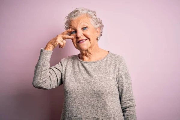 Senior Beautiful Woman Wearing Casual Shirt Standing Isolated Pink Background — ストック写真