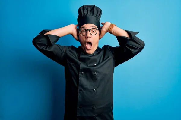 Moyen Âge Beau Chef Aux Cheveux Gris Homme Portant Uniforme — Photo