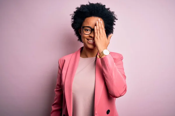 Jeune Belle Afro Afro Américaine Femme Affaires Avec Des Cheveux — Photo