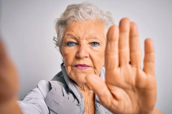 Son Sınıf Güzeli Gri Saçlı Kadın Kamerayla Selfie Çekiyor Zole — Stok fotoğraf