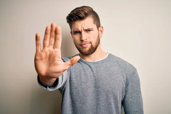 Young Handsome Blond Man Beard Blue Eyes Wearing Casual Sweater — Stok fotoğraf