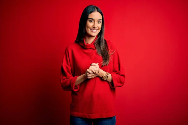 Junge Schöne Brünette Frau Lässigem Pullover Über Isoliertem Rotem Hintergrund — Stockfoto