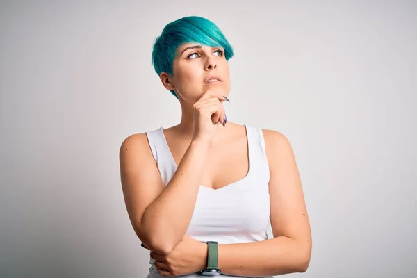 Mulher Bonita Nova Com Cabelo Moda Azul Vestindo Shirt Casual — Fotografia de Stock